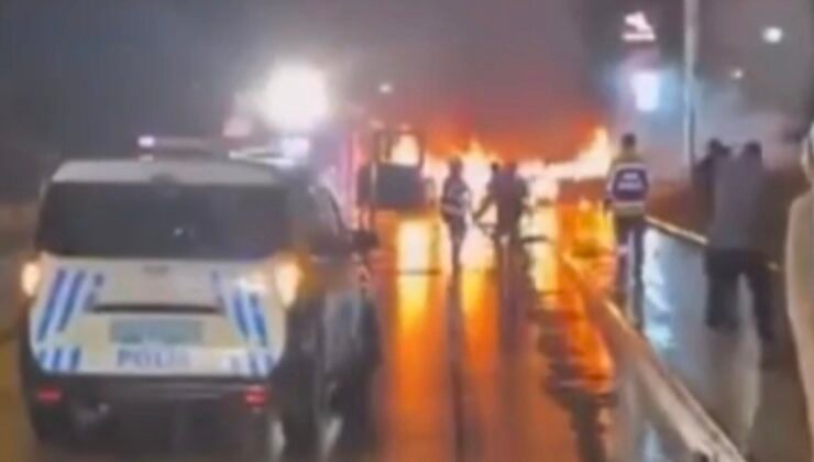 Gaziantep’te çarpışan iki otomobil alev topuna döndü