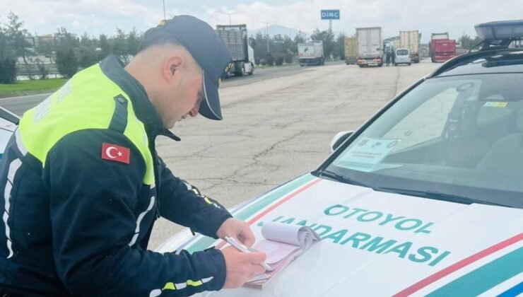 Gaziantep’te jandarmanın otoyol denetimlerinde 171 araç trafikten men edildi