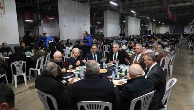 Gemlikliler dayanışma sofrasında buluştu