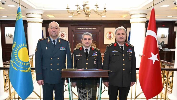 Genelkurmay Başkanı Bayraktaroğlu, Kazakistan Kara Kuvvetleri Komutanı Kuchekbayev’i kabul etti