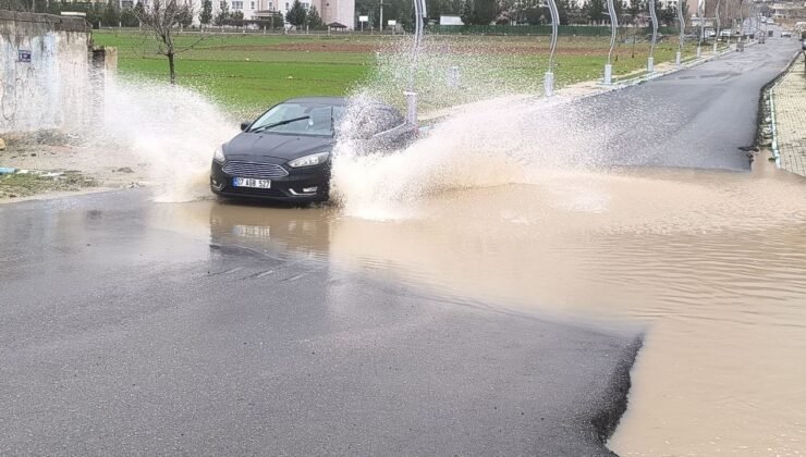 Gercüş’te şiddetli yağış ve fırtına