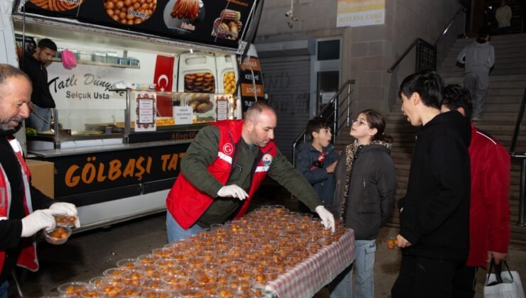Gölbaşı’nda Kadir Gecesi’nde dualar semaya yükseldi