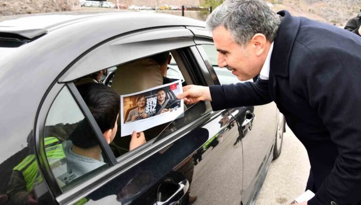 Gümüşhane Valisi Atay, bayram öncesi trafik denetimlerine katıldı