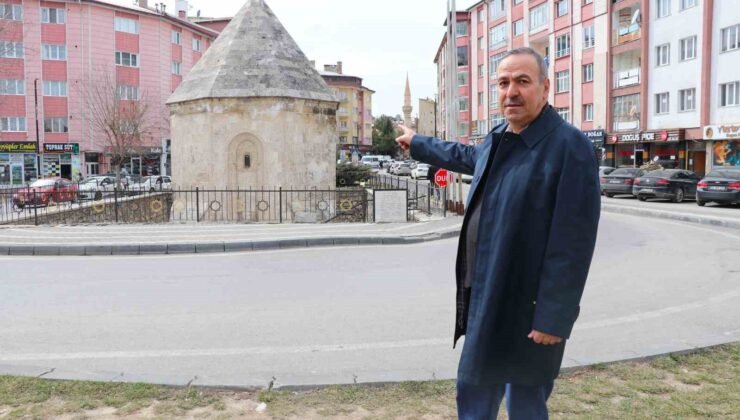 Gün boyu insanlar fark etmeden yanından geçiyor, Anadolu’nun en büyük ahisi burada yatıyor