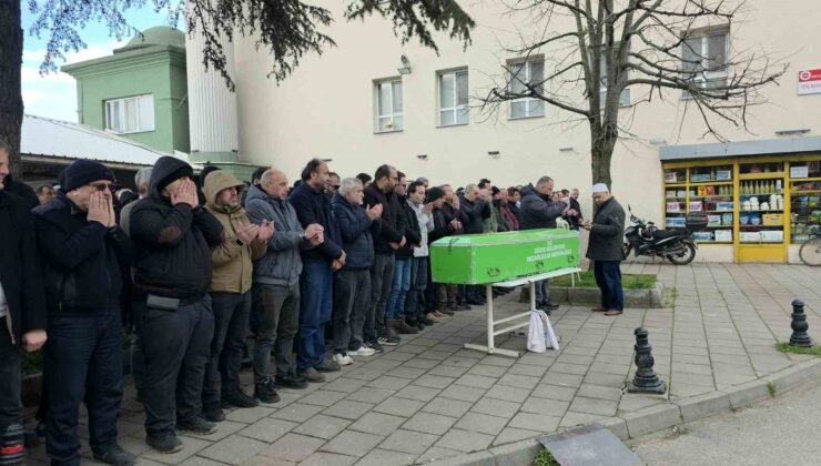 Halı sahada kalp krizi geçirerek vefat eden Murat Kasapoğlu son yolculuğuna uğurlandı