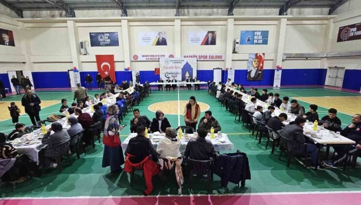 Hasköy’de gençler iftar programında buluştu