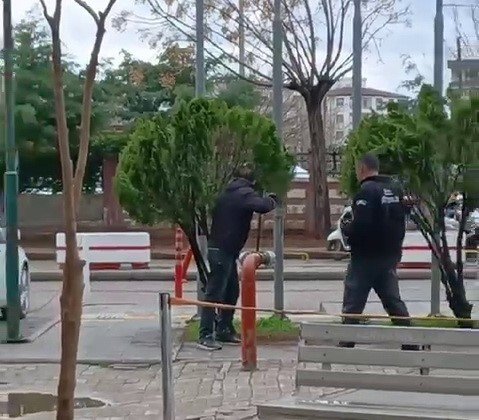 Hastane bahçesindeki madde bağımlısı görenleri korkuttu
