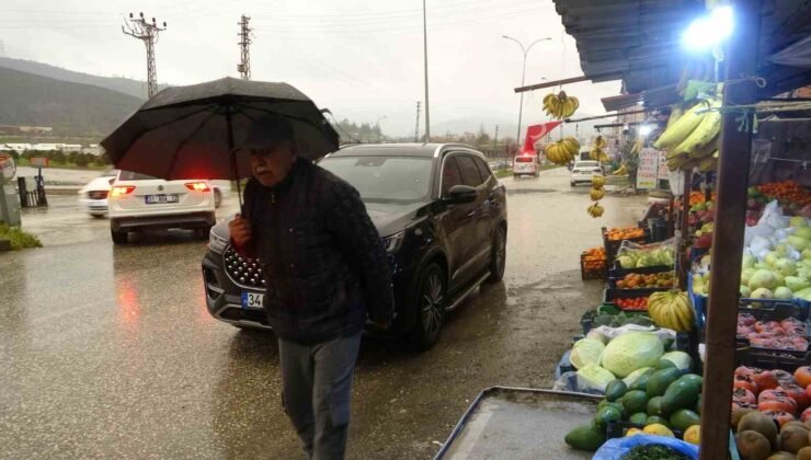 Hatay’da kuvvetli sağanak yağış etkili oluyor