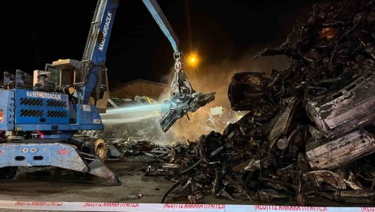 Hurdacılarda yangın paniği: Hurda araçlar alev aldı