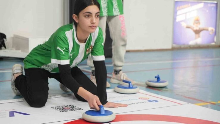 Iğdır’da öğrenciler floor curling ile tanışıyor