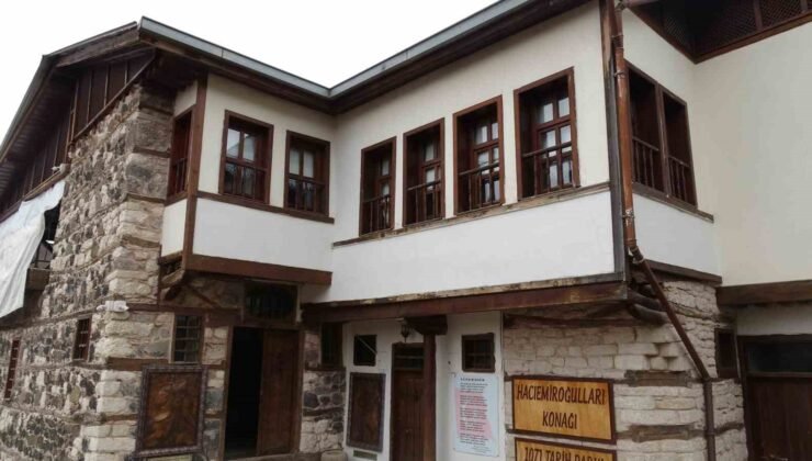 İki asırlık Emiroğlu Konağı tarihe ışık tutuyor