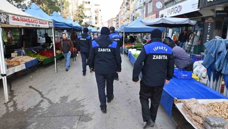 Isparta’da zabıtadan pazarda fiyat etiketi, terazi kontrolü ve pazar düzeni denetimi