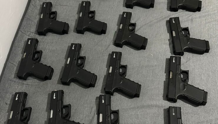 İstanbul’da 19 kaçak tabanca ele geçirildi