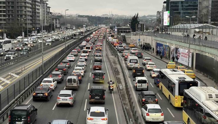İstanbul’da akaryakıt zammı trafiğe yansımadı