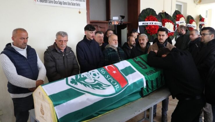 İstanbul’da silahlı saldırıda ölen genç futbolcu son yolculuğuna uğurlandı