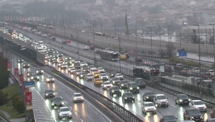 İstanbul’da trafik yoğunluğu yüzde 60’a ulaştı