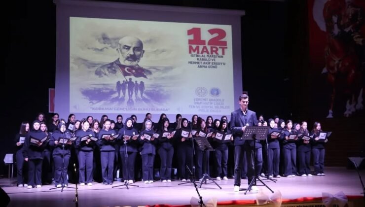 İstiklal Marşı’nın Kabulü ve Mehmet Akif Ersoy’u Anma Programı Edremit’te gerçekleştirildi