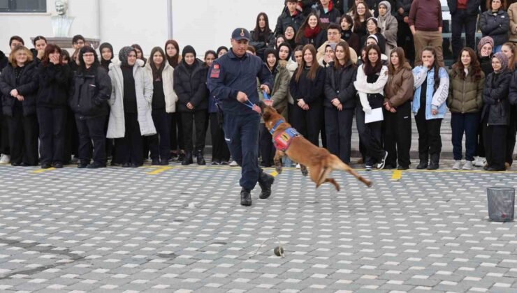 İtaat köpeği Nefes’ten öğrencilere nefes kesen gösteri