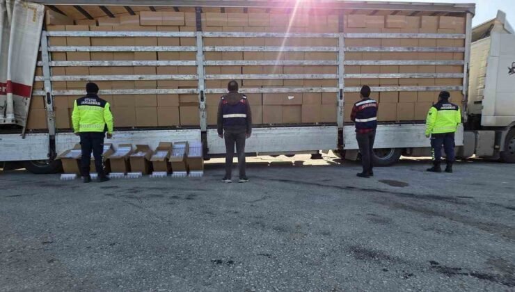 İzmir’de 35 milyon lira değerinde kaçak sigara ele geçirildi: 3 tutuklama