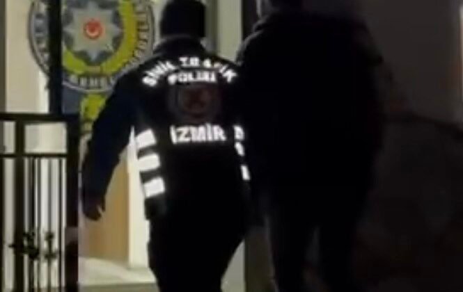 İzmir’de drift yaparken dükkana çarpan sürücü yakalandı