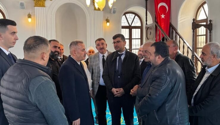 İzmir’de restore edilen tarihi Asmalı Mescit Camii ibadete açıldı