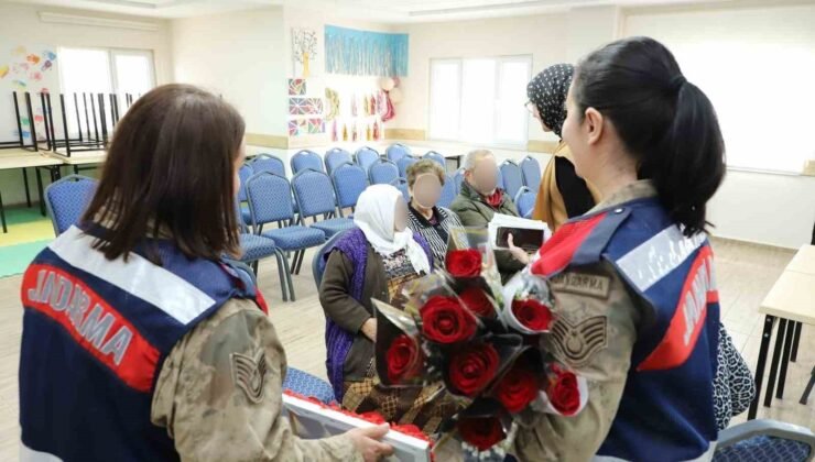 Jandarmadan Yaşlılar Haftasında anlamlı ziyaret