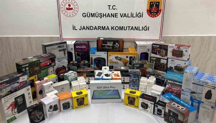 Jandarmadan yol kontrolünde 500 bin TL değerinde kaçak elektronik ürün ele geçirildi
