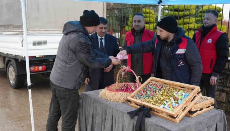 Kabir ziyaretinde bulunanlara sürpriz
