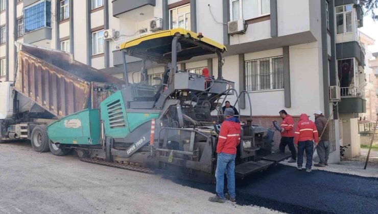 Kahramanmaraş’ta asfalt yenileme çalışmaları sürüyor