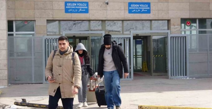 Kapıköy Gümrük Kapısı’nda geçişler kontrollü sürüyor