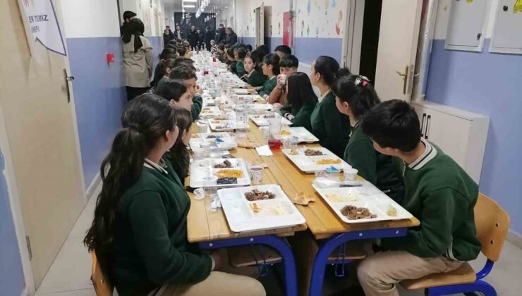 Karaçoban’da okulda “Maarifin kalbinde ramazan” temalı iftar programı