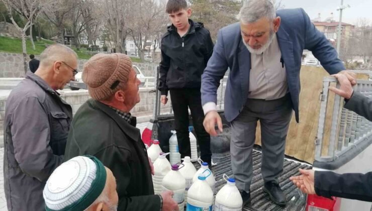 Karapınar’da gönülleri ısıtan dayanışma: 20 ton sütü ücretsiz dağıttı