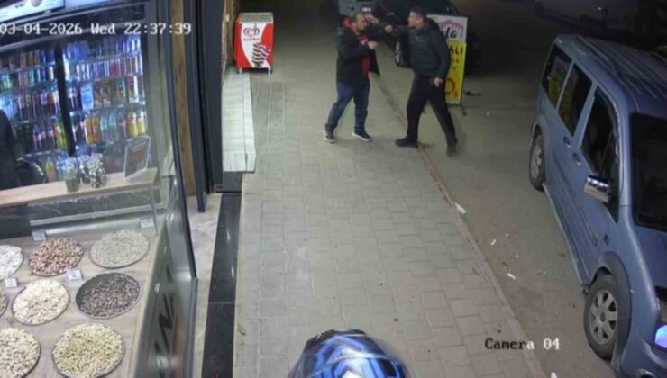 Kardeşler arasında “alacak-verecek” kavgası: O anlar kamerada