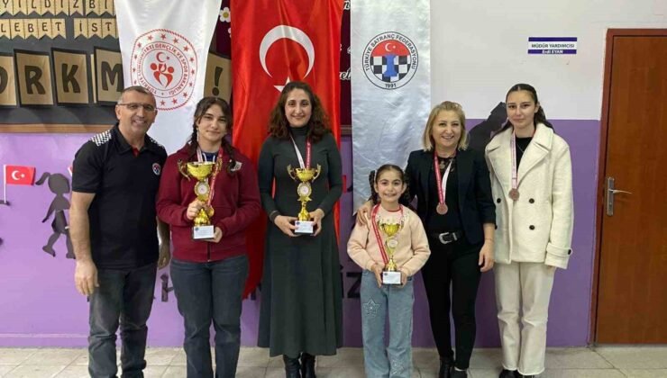 Kars’ta “Kadınlar Satranç İl Birinciliği Turnuvası” tamamlandı