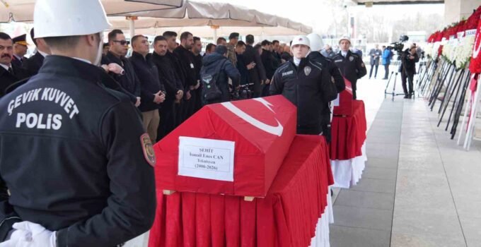 Katar’da helikopterin düşmesi sonucu şehit olan ASELSAN teknisyenleri için töreni düzenlendi