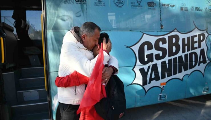 Katar’da mahsur kalan Türk sporcular memleketine döndü