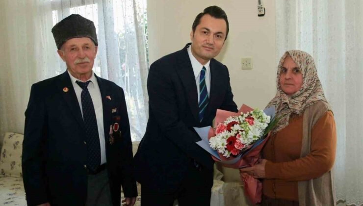 Kaymakam Öztürk gazilerle bir araya geldi: “Sizlerin ödediği bedeller sayesinde bu şanlı bayrağımız dalgalanıyor”