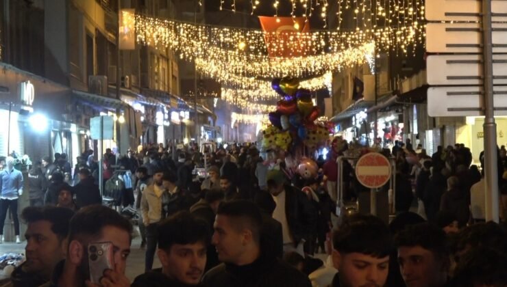 Kilis’te iftar sonrası Cumhuriyet Caddesi hareketlendi