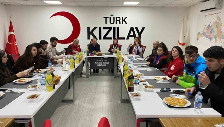 Kızılay’dan üniversite öğrencilerine “Anne Eli” iftar sofrası