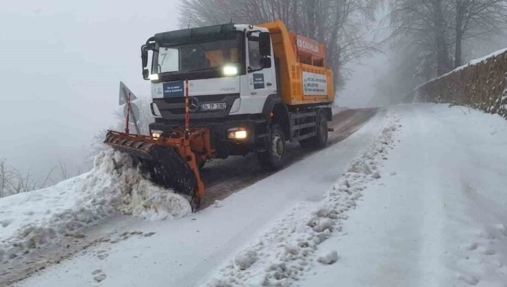 Kocaeli’nin yüksek kesimleri bayram sabahı beyaza büründü