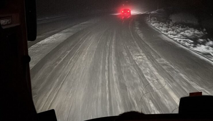 Kop Geçidi’nde tipi ve fırtına etkili oluyor