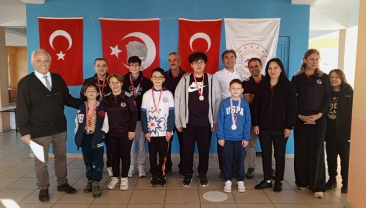 Köyceğiz’de 153 satranç sporcusu Çanakkale Şehitleri için buluştu