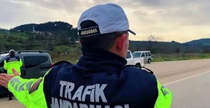 Kurallara uymayan sürücüye 202 bin lira ceza yazıldı