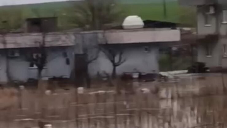 Kurtalan’da sağanak yağış sele dönüştü