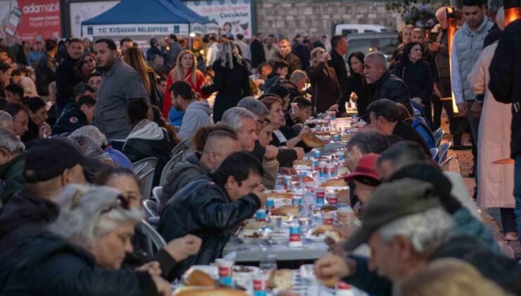 Kuşadası, Başkan Günel için tek yürek oldu