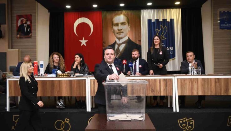 Kuşadası Belediye Başkanı Günel’in yerine Demirtaş getirildi