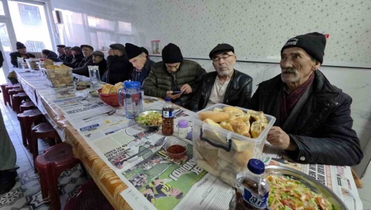 Kütahya’da 45 yıllık “Askıda iftar” geleneği