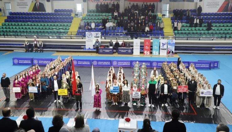 Kütahya’da ’Okullar Arası Halk Oyunları İl Birinciliği’ tamamlandı