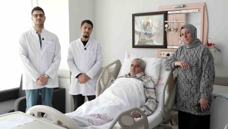 Malatya’da 20 santimetrelik kitle kapalı yöntemle çıkarıldı