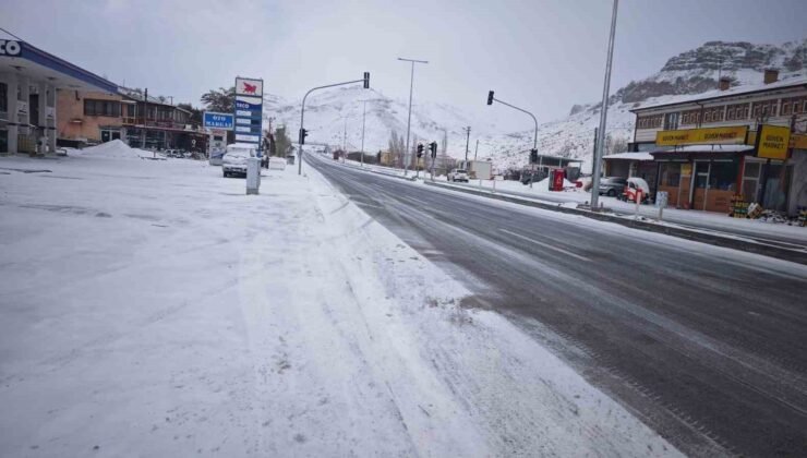 Malatya’nın yüksek kesimlerinde kar yağışı etkili oluyor